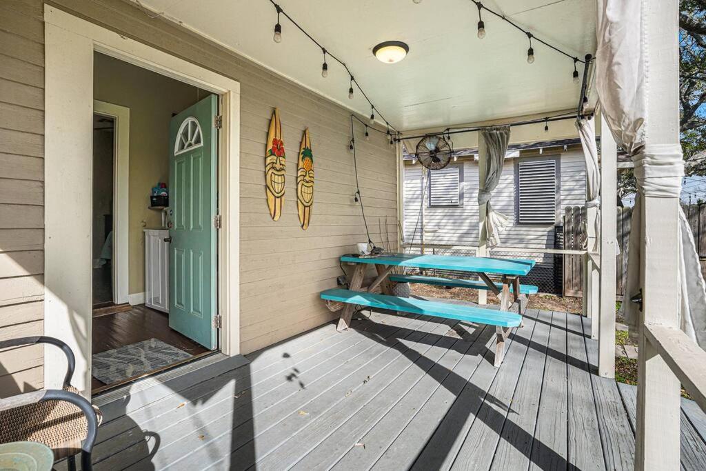 Beachy Bungalow! 2Bd, King Bed Galveston Exterior foto