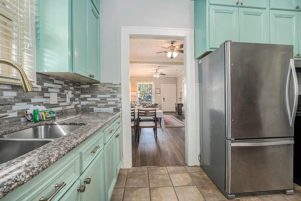 Beachy Bungalow! 2Bd, King Bed Galveston Exterior foto